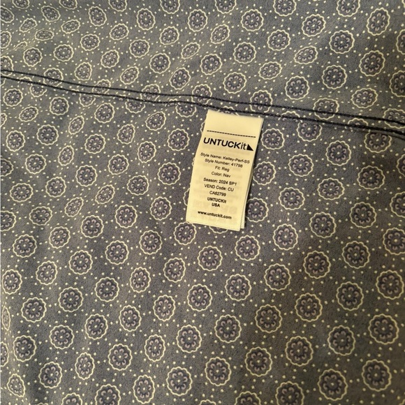 Untuckit Men’s S/S Navy Patterned Collared Shirt SS2024 Sz: Medium - Picture 5 of 6